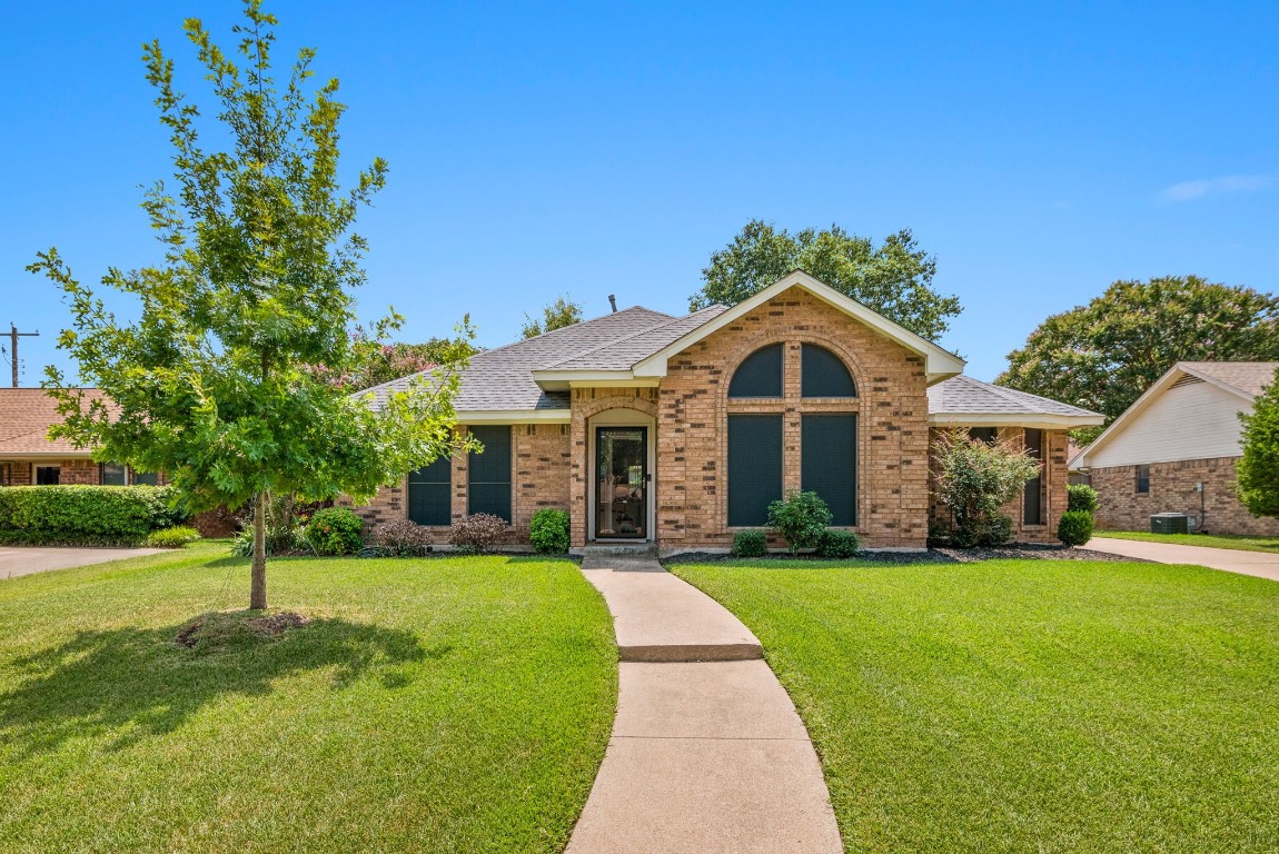 718 Lakewood Lane Grapevine TX 76051