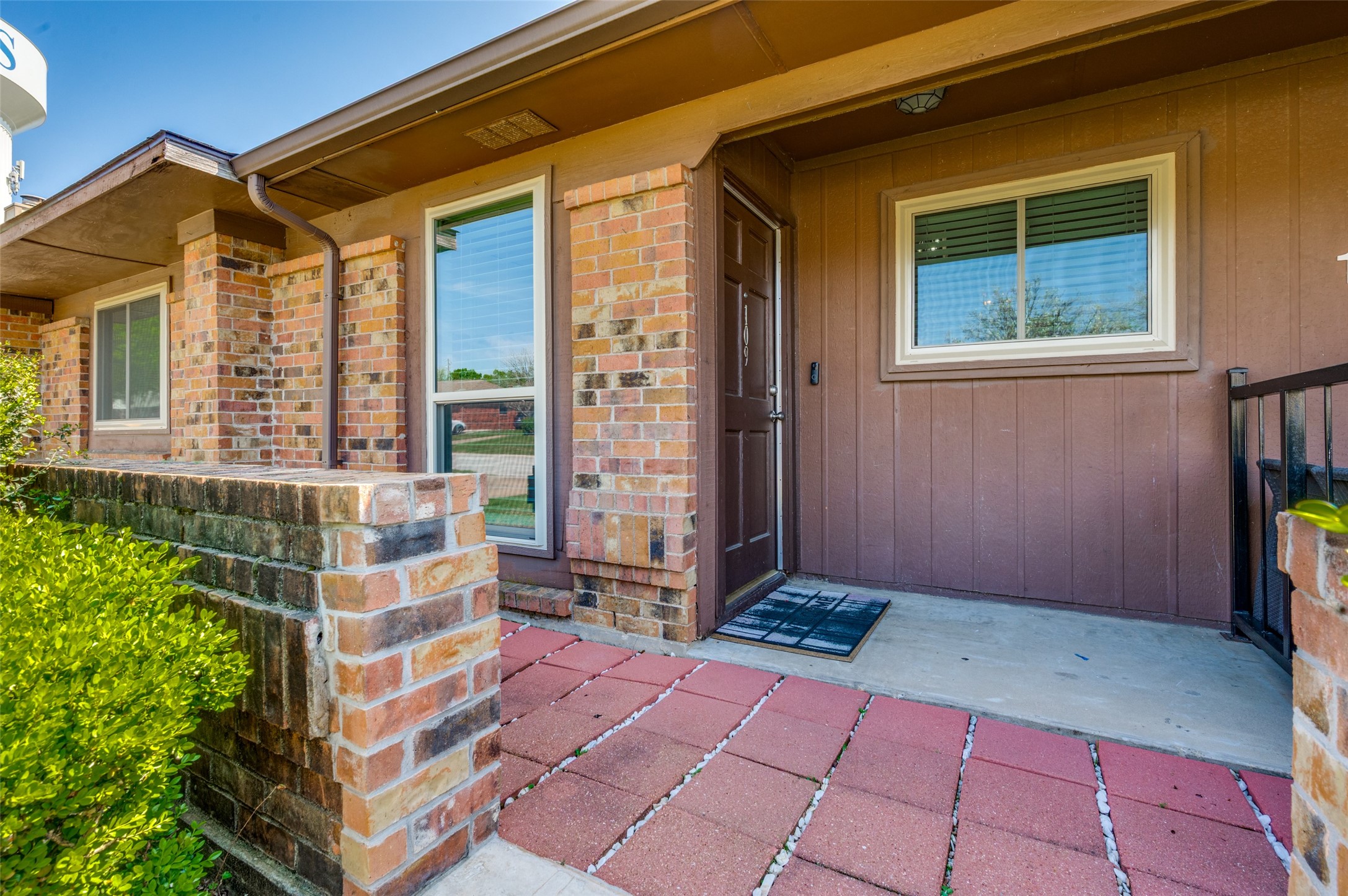 109 Hickory Springs Drive Euless TX 76039