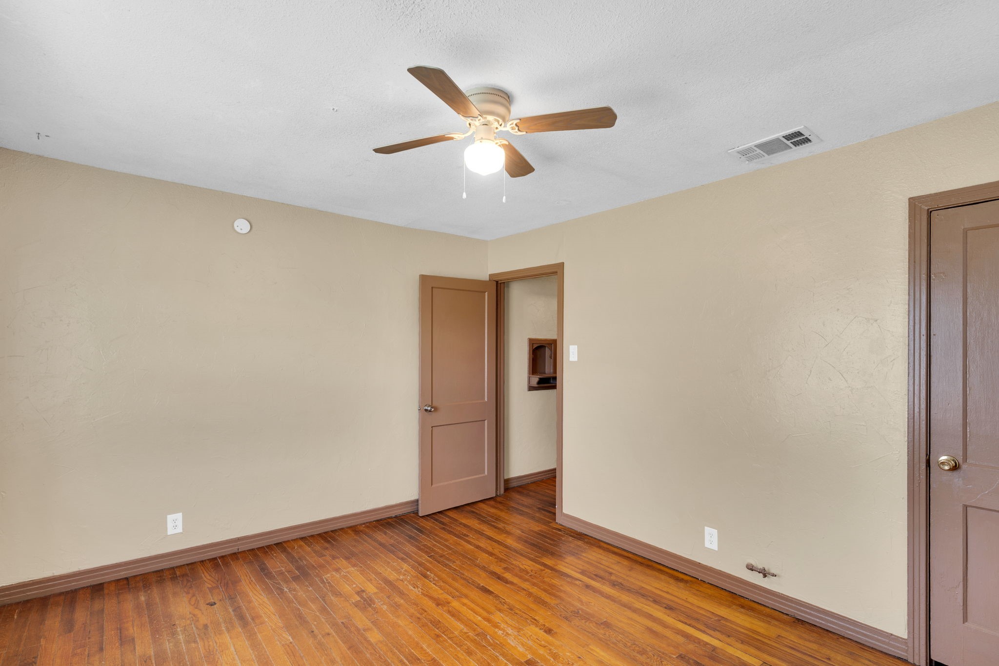 202 W Wheatland Road Duncanville TX 75116