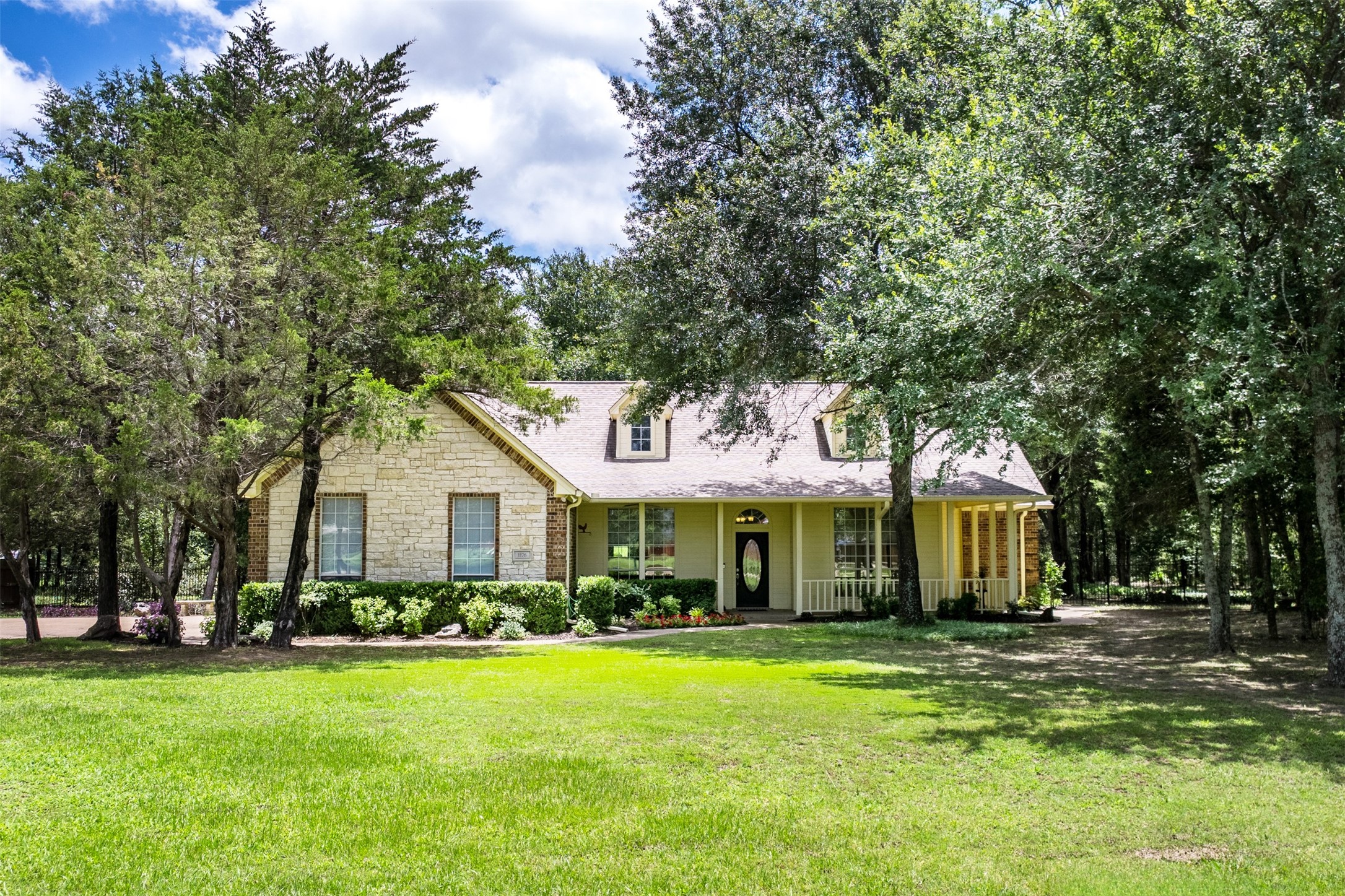 1176 Country Bend Drive Post Oak Bend TX 75142