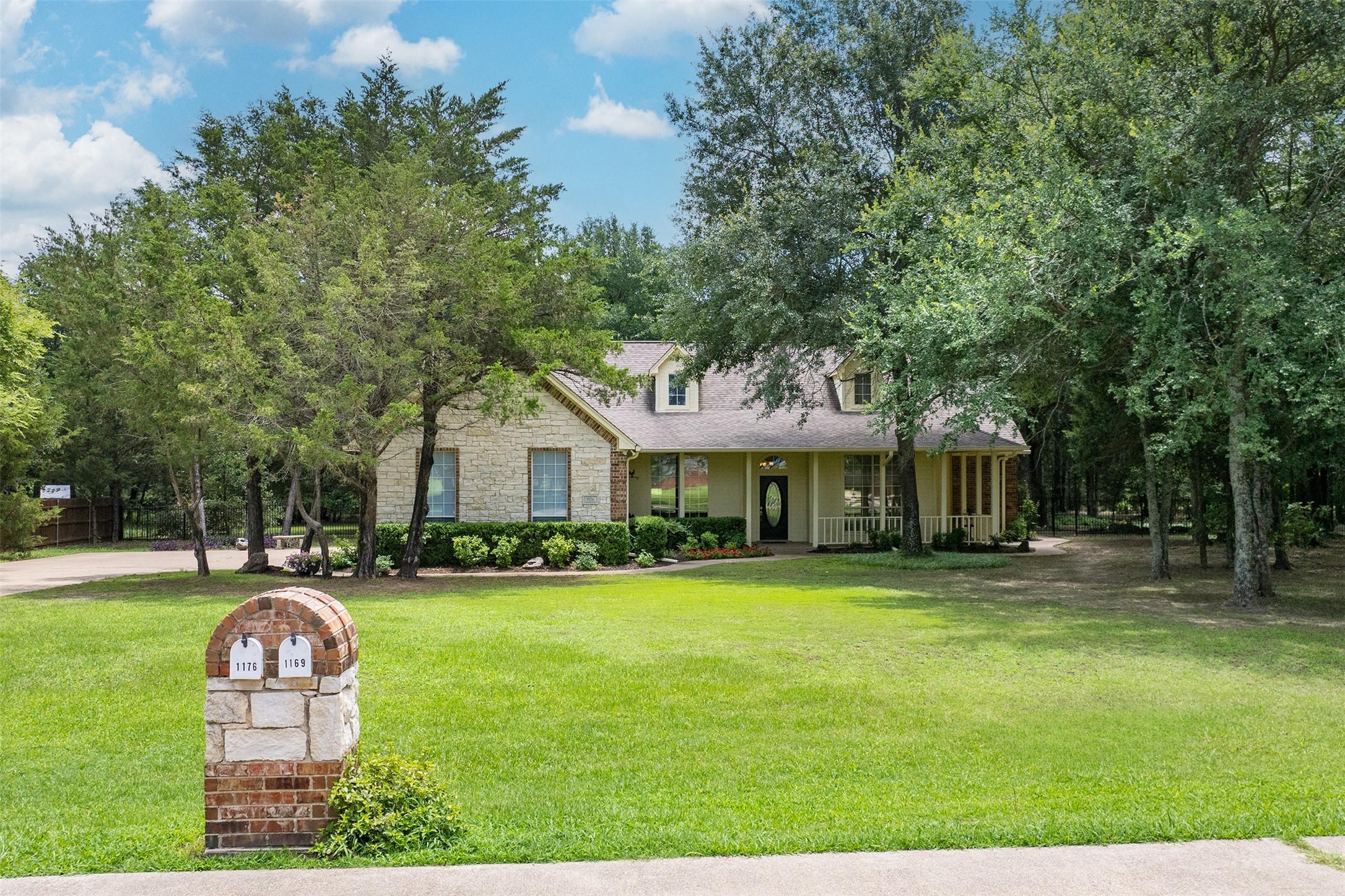 1176 Country Bend Drive Post Oak Bend TX 75142