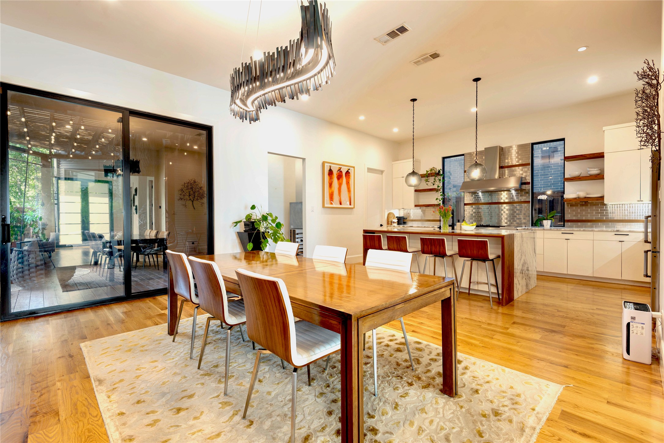 8546 Glencrest Lane Dallas TX 75209