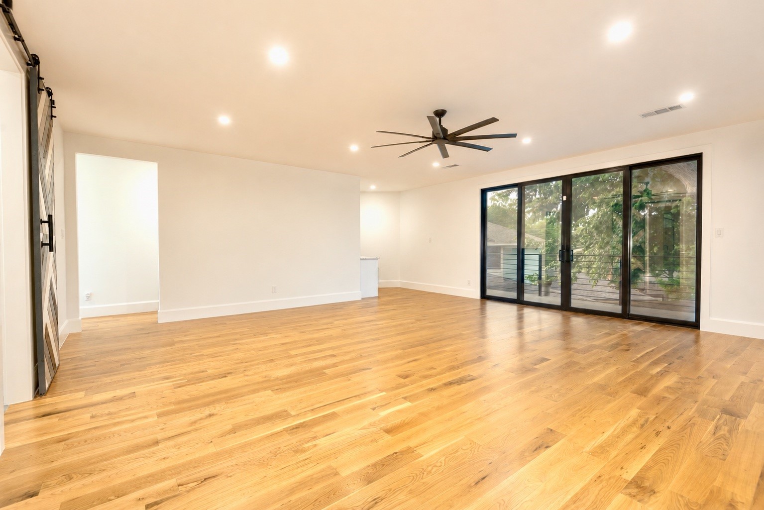 8546 Glencrest Lane Dallas TX 75209