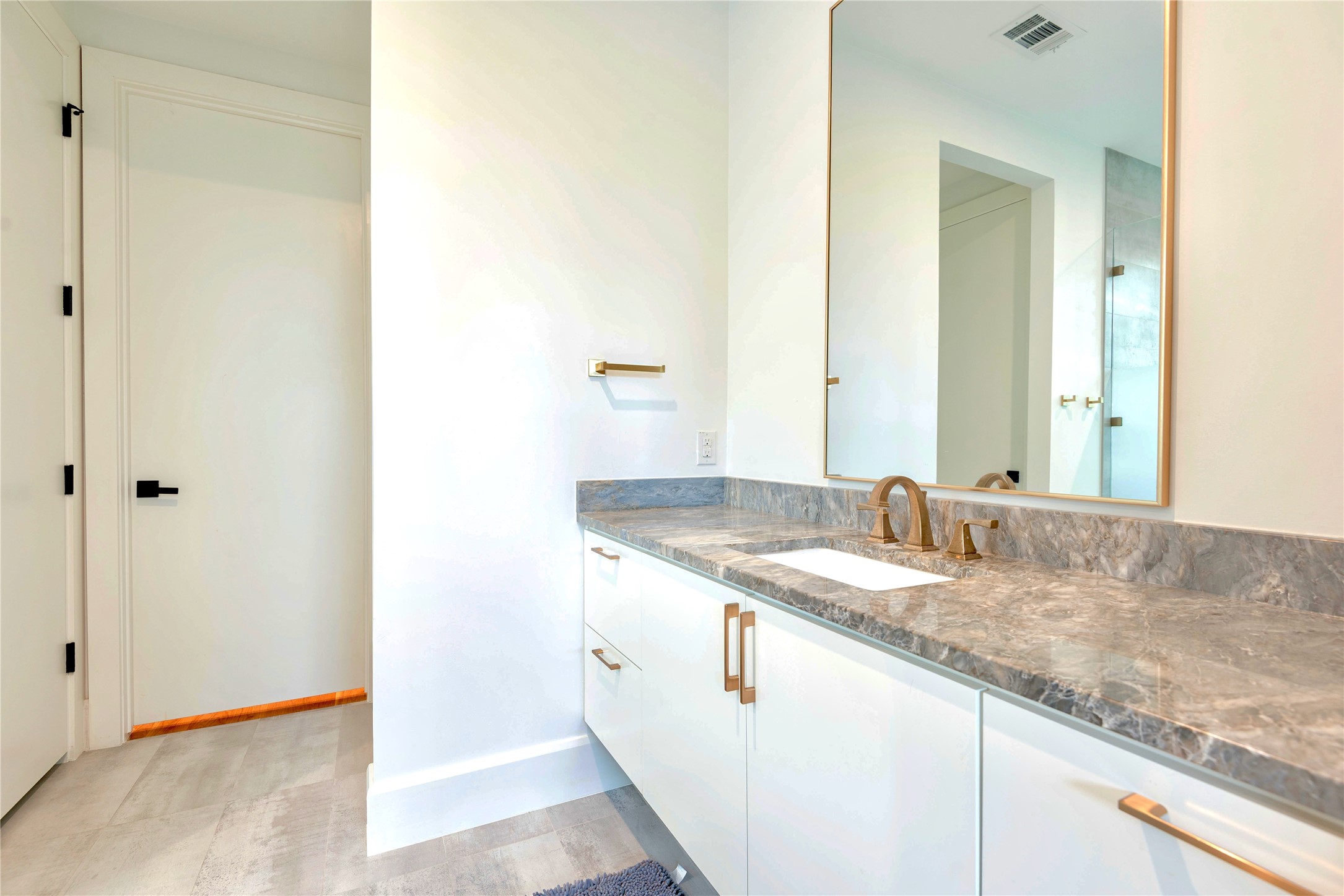 8546 Glencrest Lane Dallas TX 75209