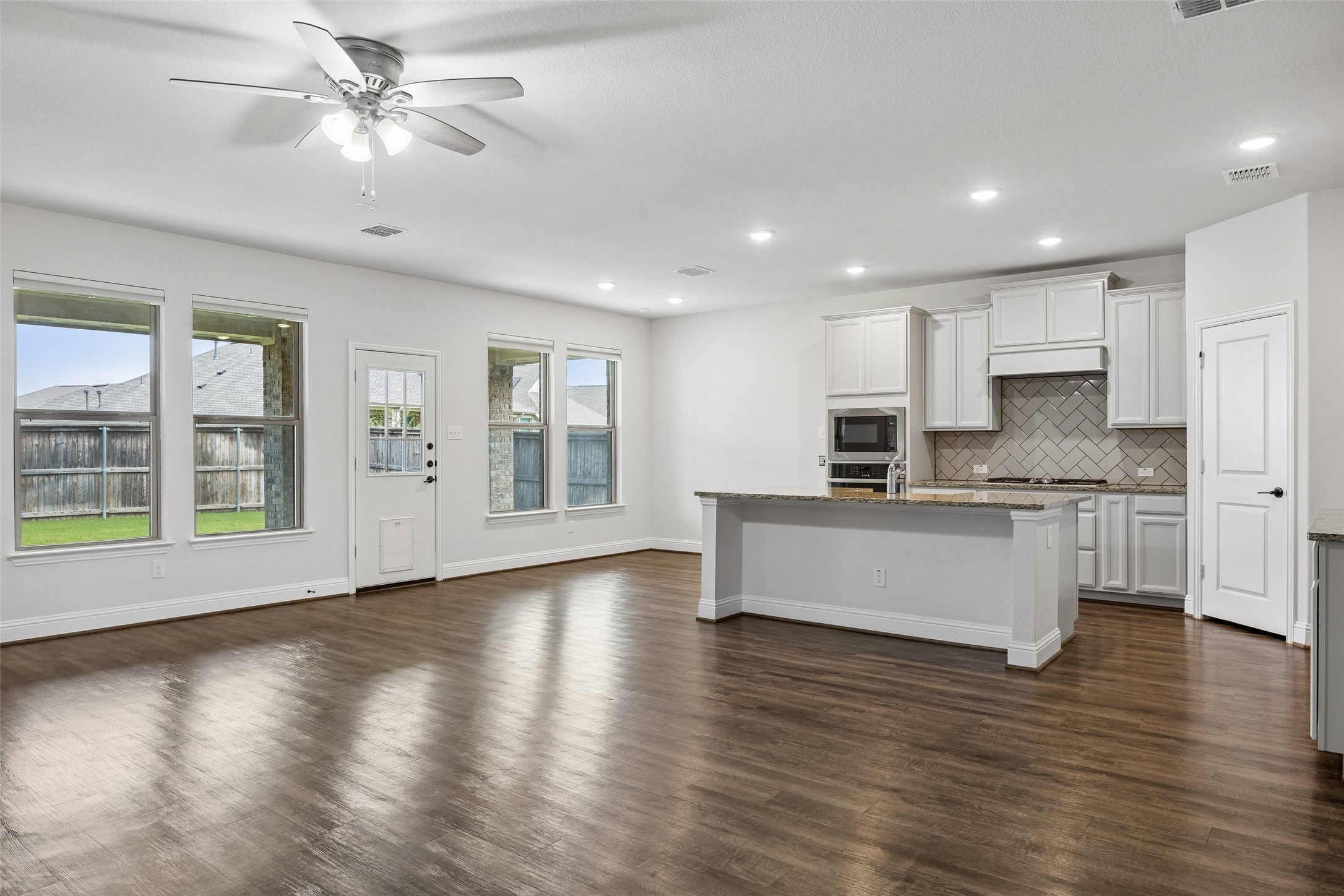 924 Pear Avenue Forney TX 75126