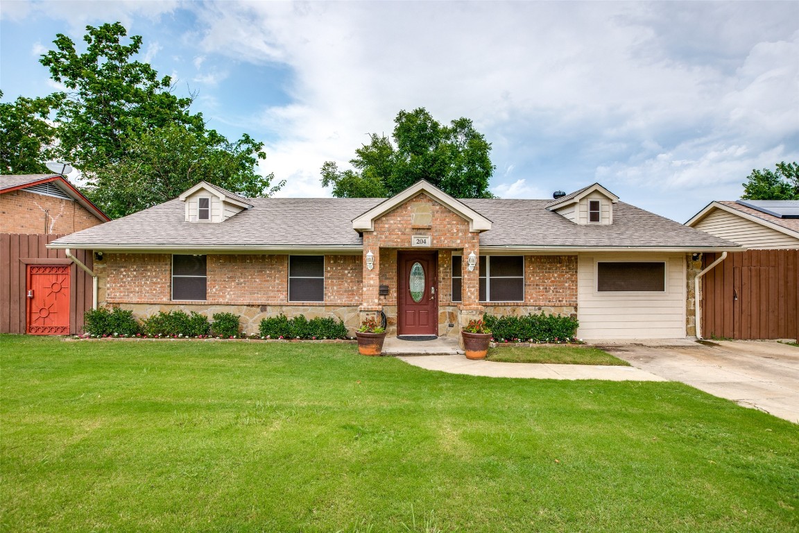 204 Skylark Street Mesquite TX 75149