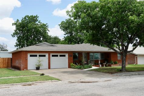 1410 Reynolds Street Goldthwaite TX 76844
