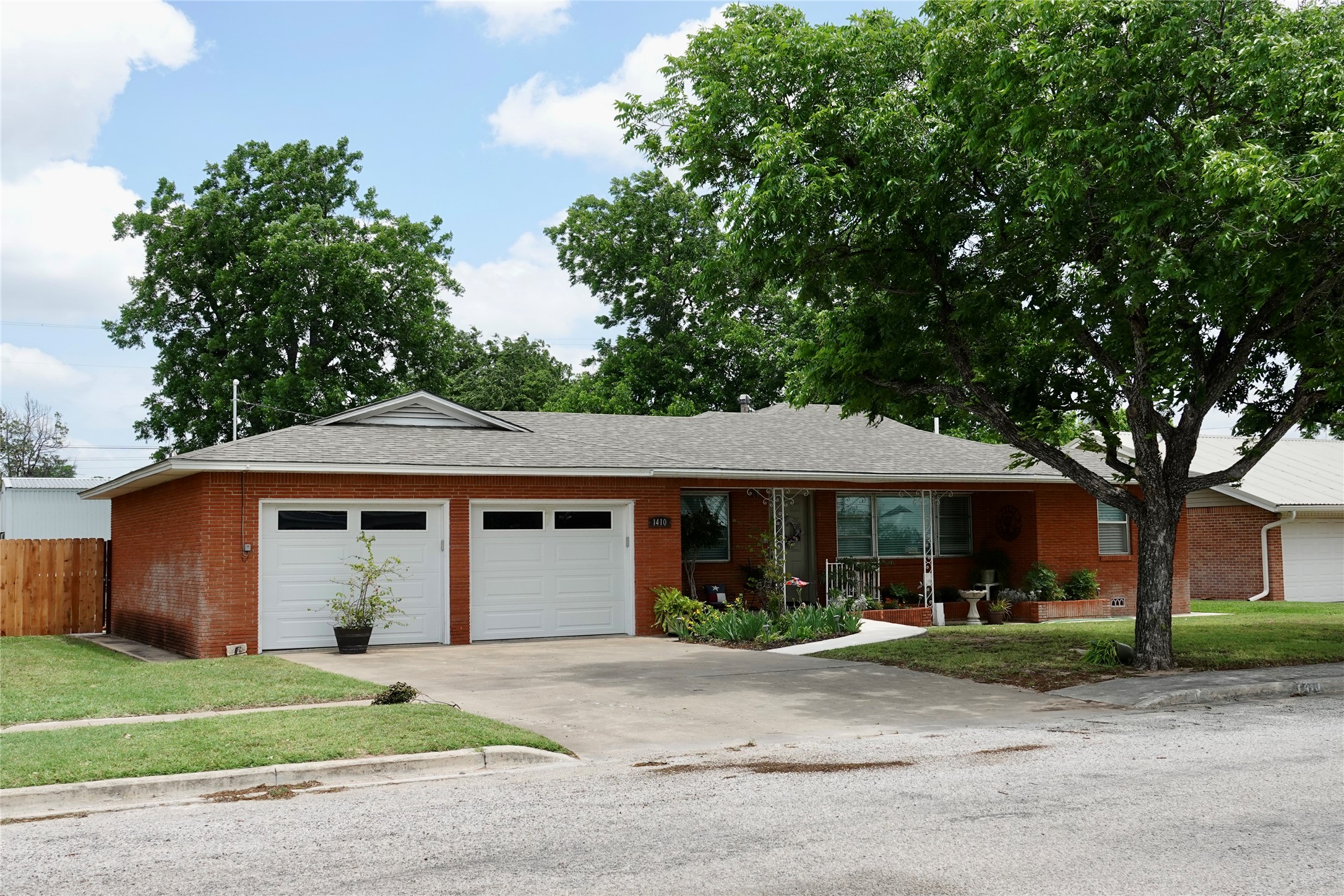 1410 Reynolds Street Goldthwaite TX 76844