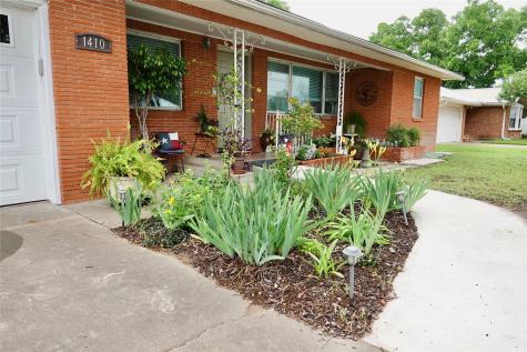 1410 Reynolds Street Goldthwaite TX 76844
