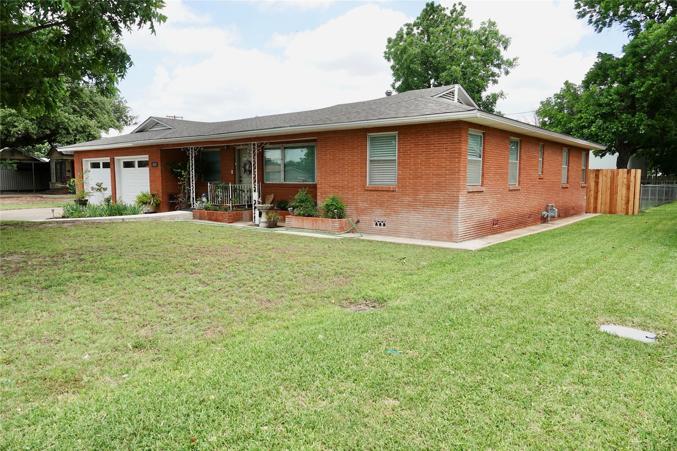 1410 Reynolds Street Goldthwaite TX 76844