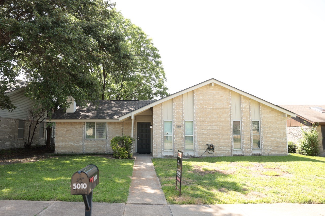 5010 Collingwood Drive Garland TX 75043