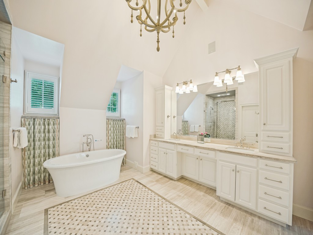 4672 S Versailles Avenue Highland Park TX 75209