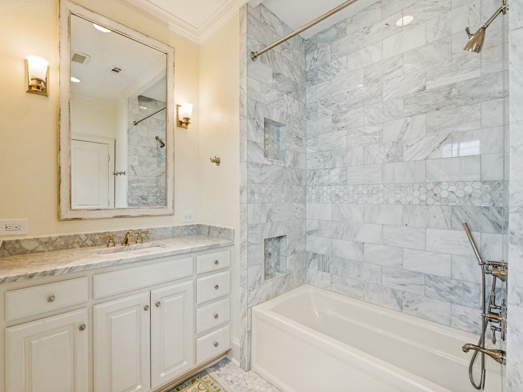 4672 S Versailles Avenue Highland Park TX 75209