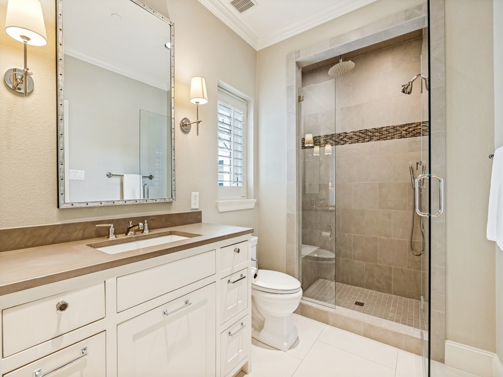 4672 S Versailles Avenue Highland Park TX 75209
