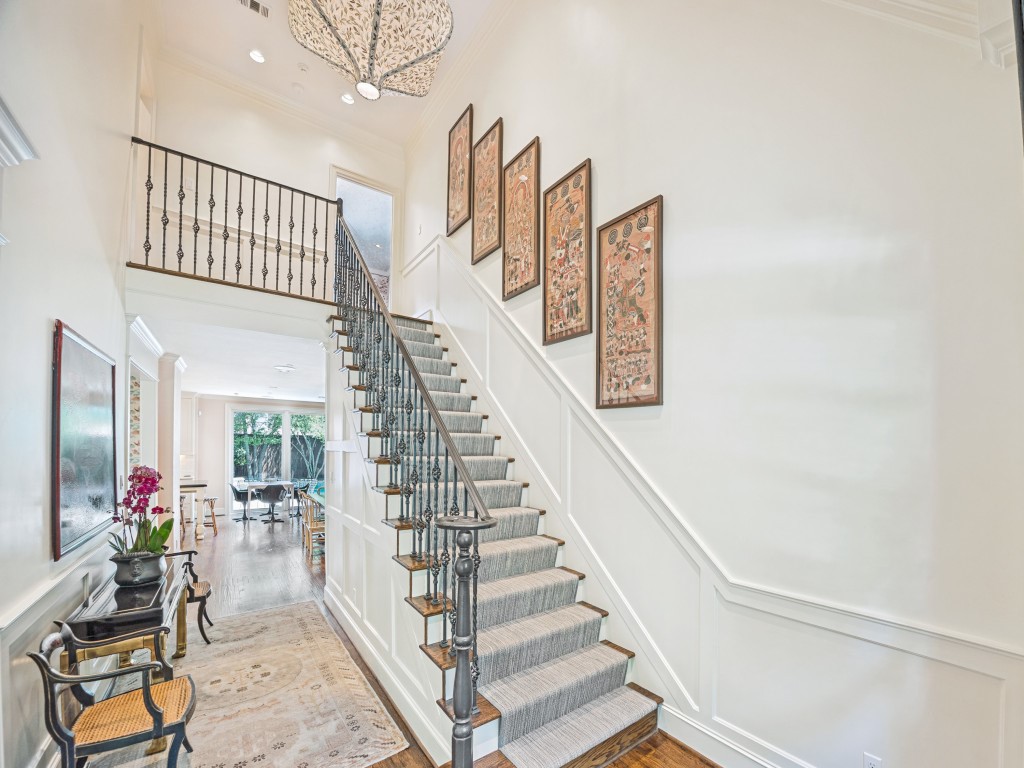 4672 S Versailles Avenue Highland Park TX 75209