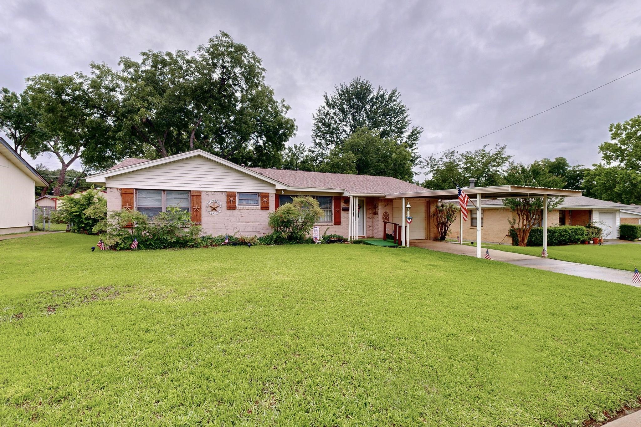 406 W Carolyn Drive Garland TX 75041