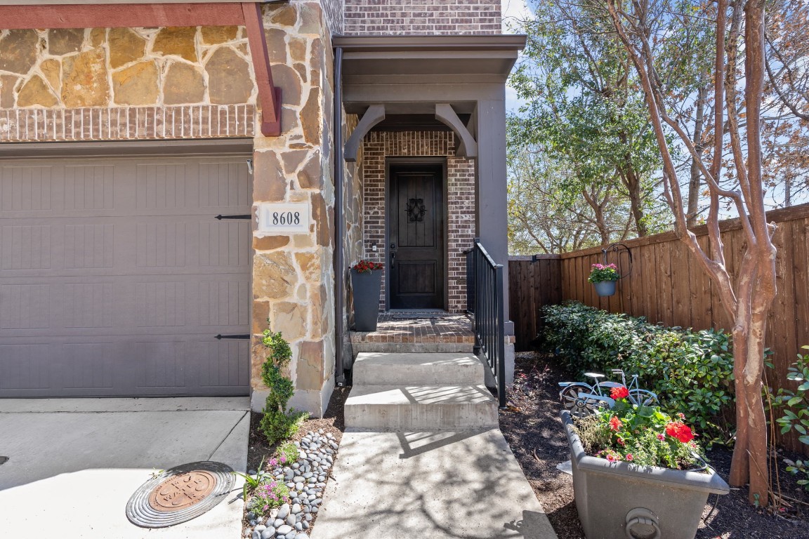 8608 Ballifeary Place Dallas TX 75238