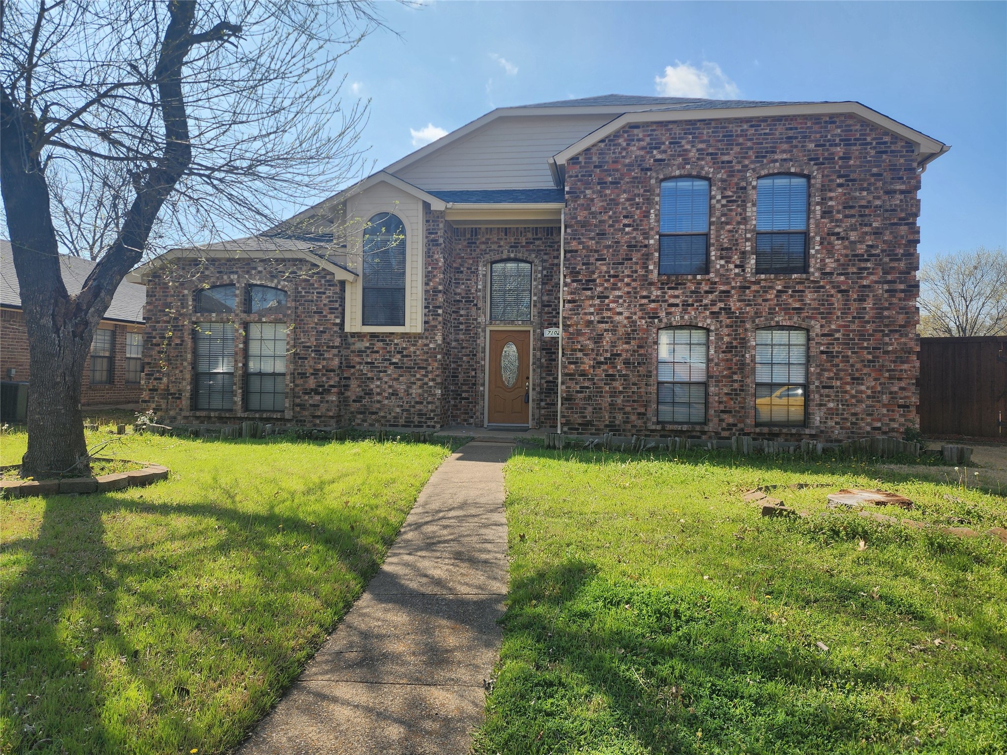 7102 Lo Chalmers Lane Garland TX 75043