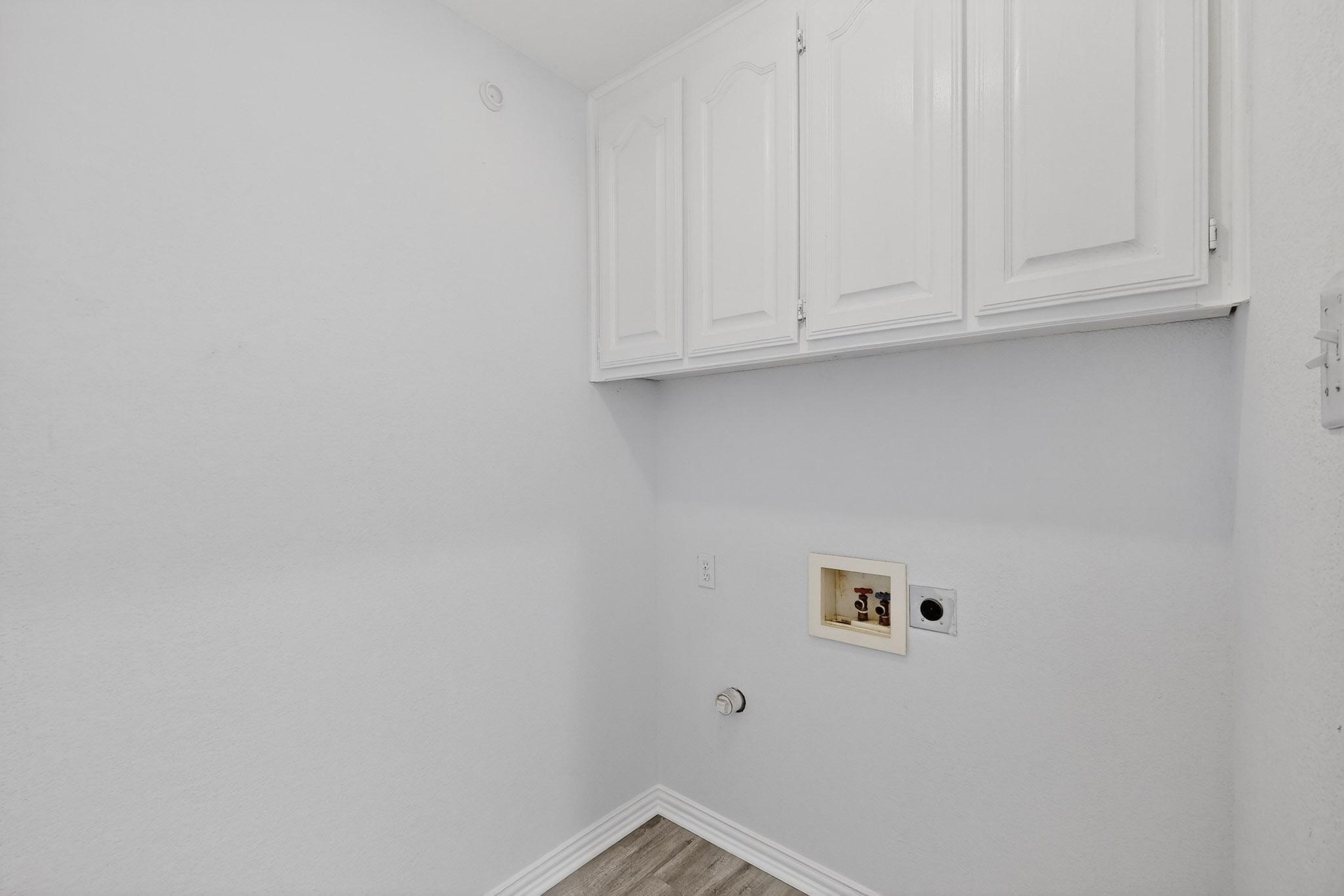 714 Ashbrook Court Euless TX 76039