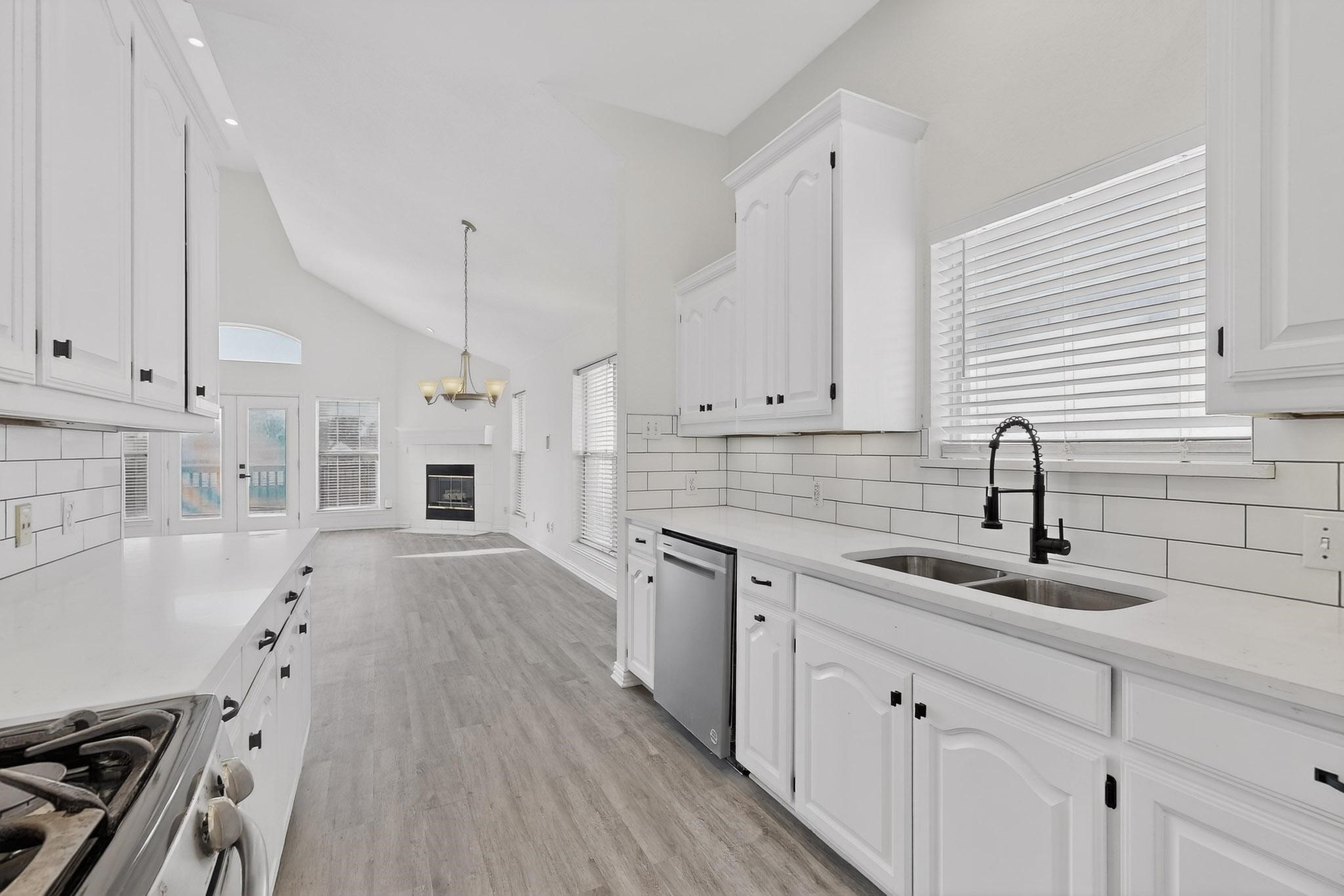714 Ashbrook Court Euless TX 76039