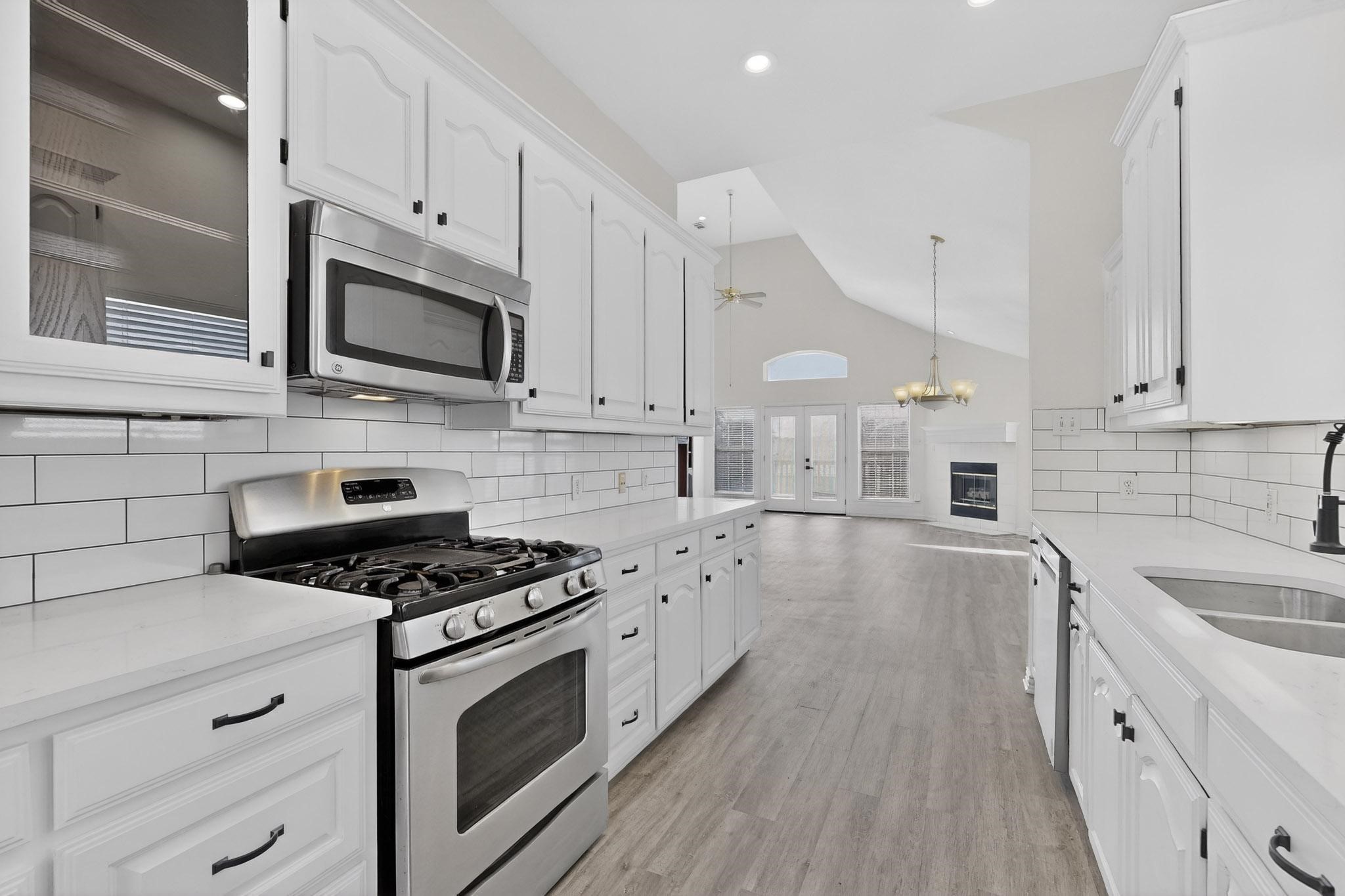 714 Ashbrook Court Euless TX 76039