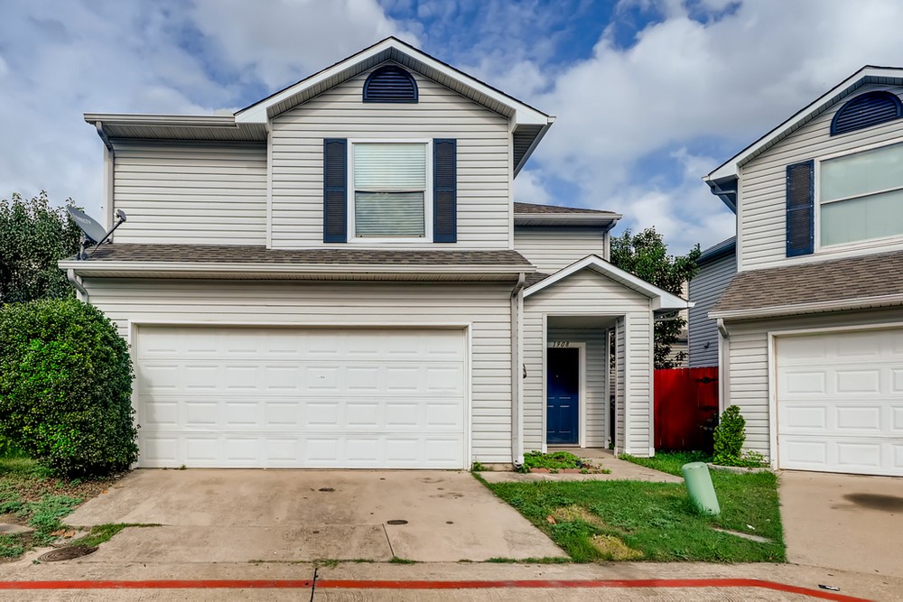 1908 Viera Plaza Dallas TX 75211