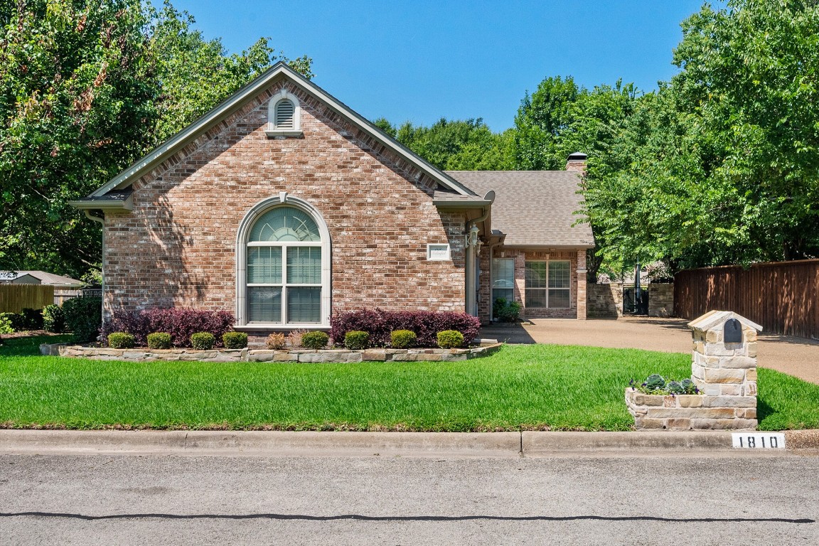 1810 Mockingbird Lane Corsicana TX 75110