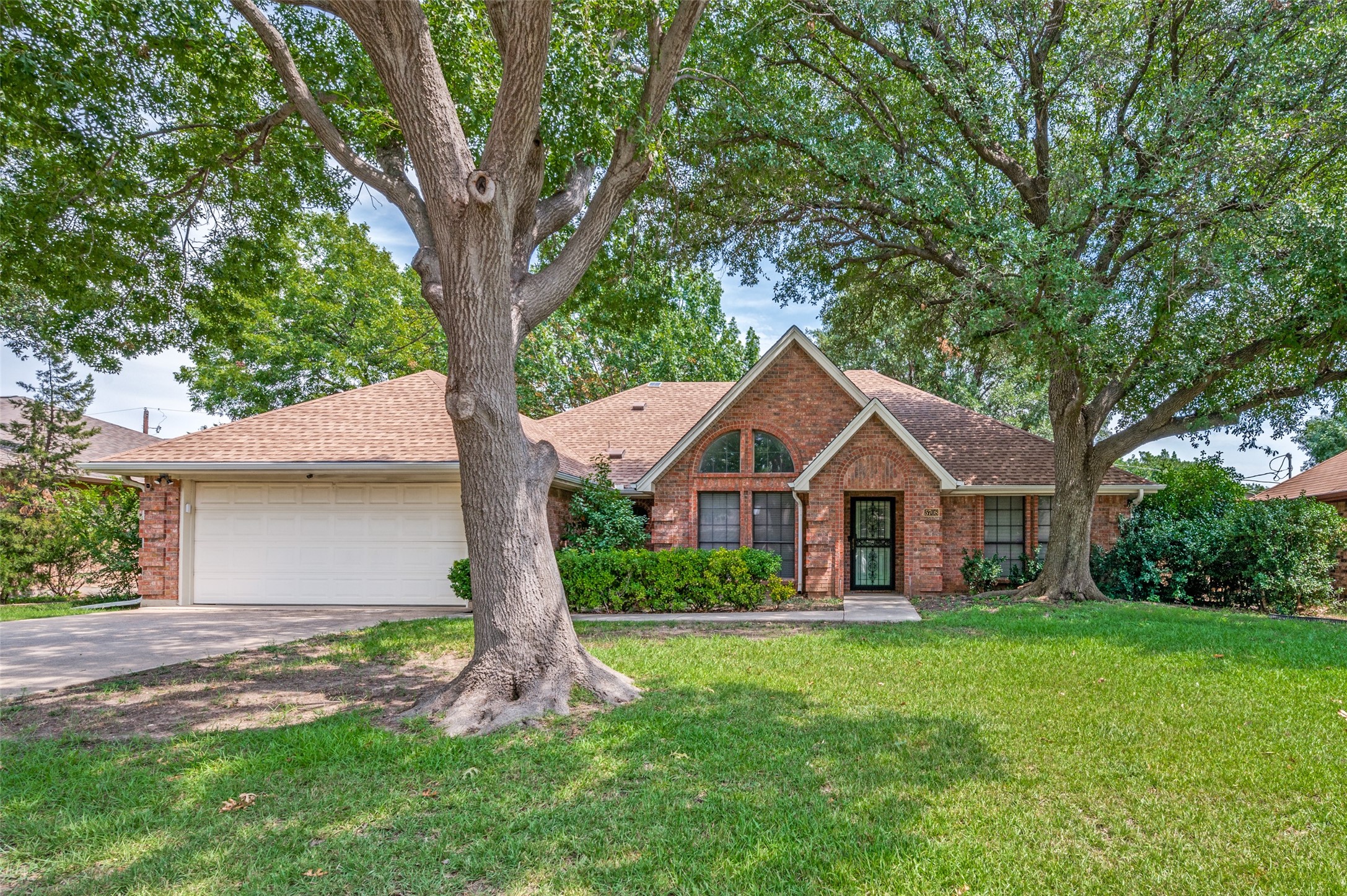 5708 Guadalajara Drive North Richland Hills TX 76180