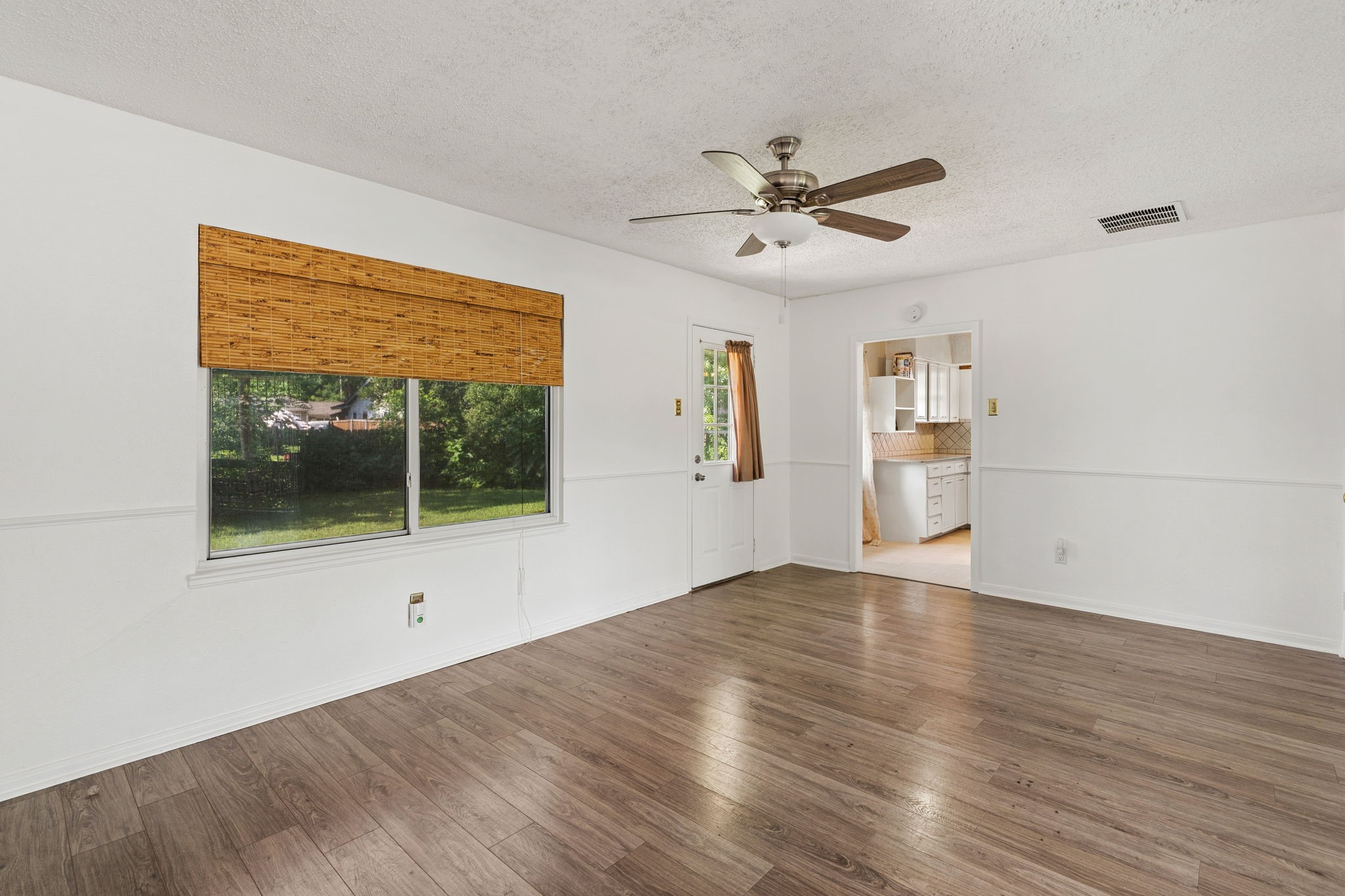 1822 Finley Road Irving TX 75062