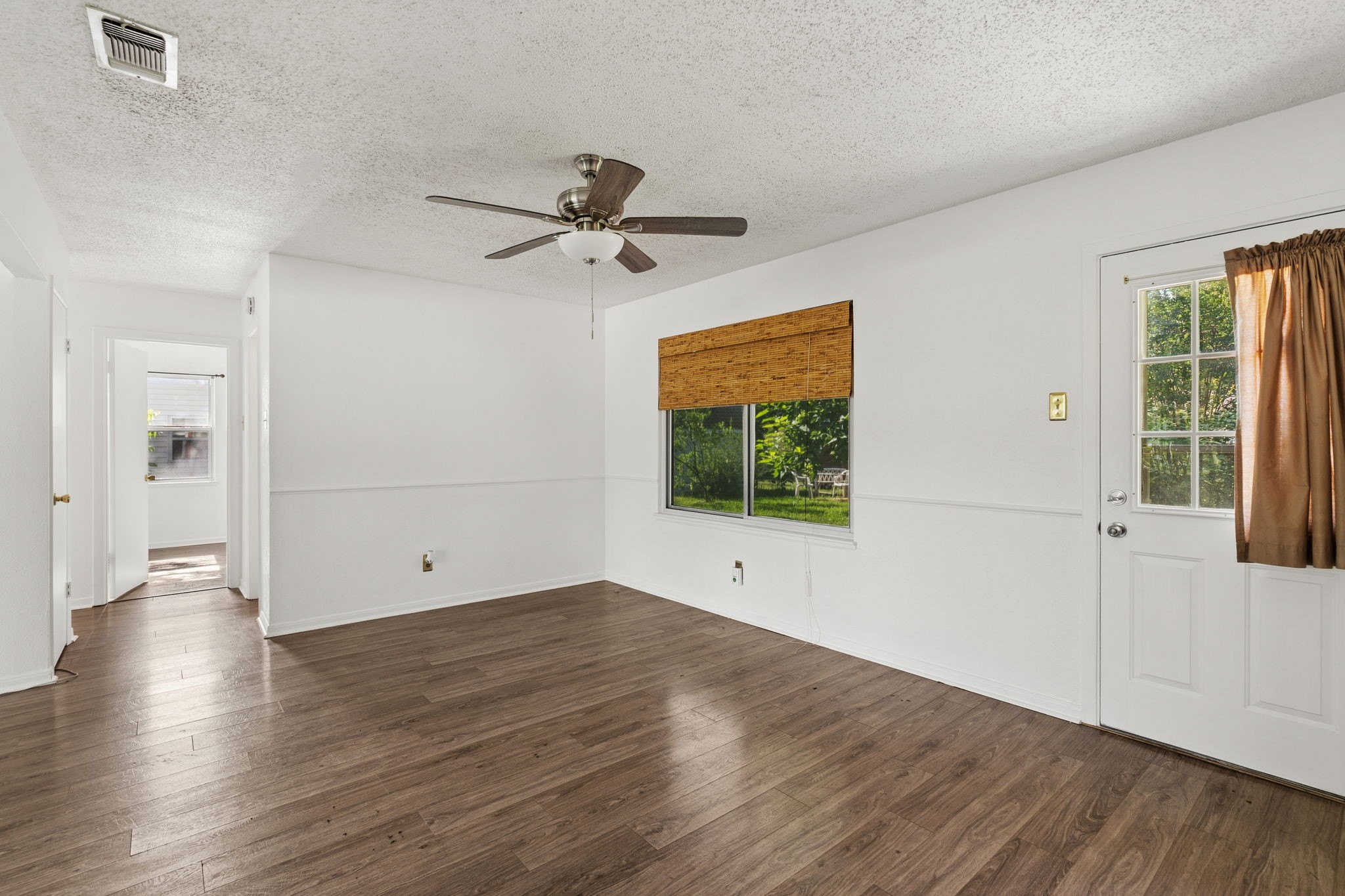 1822 Finley Road Irving TX 75062