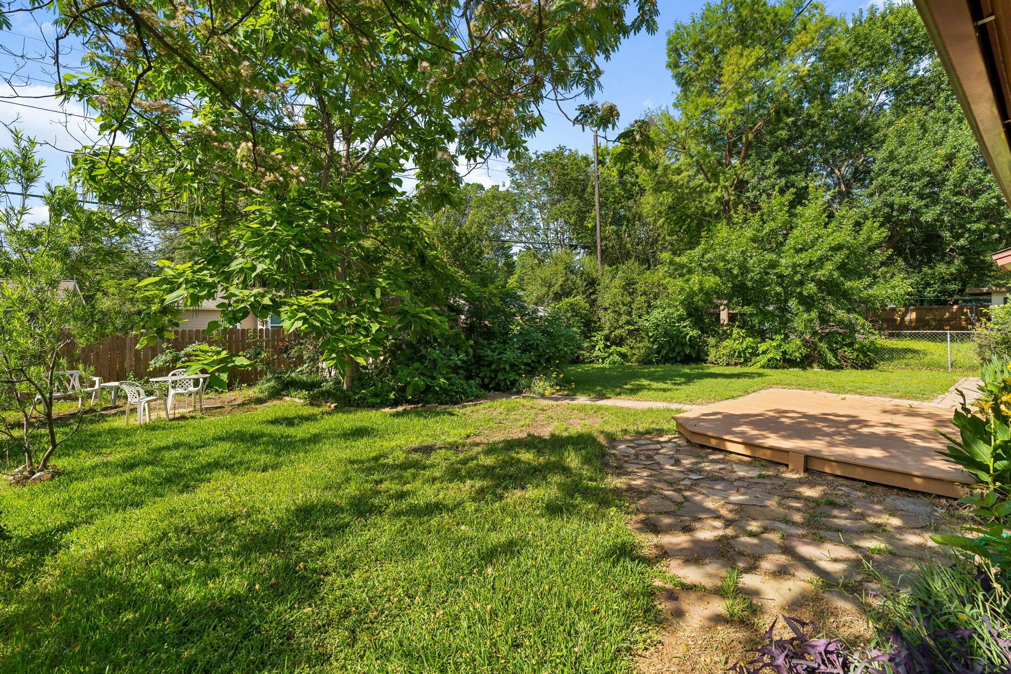 1822 Finley Road Irving TX 75062