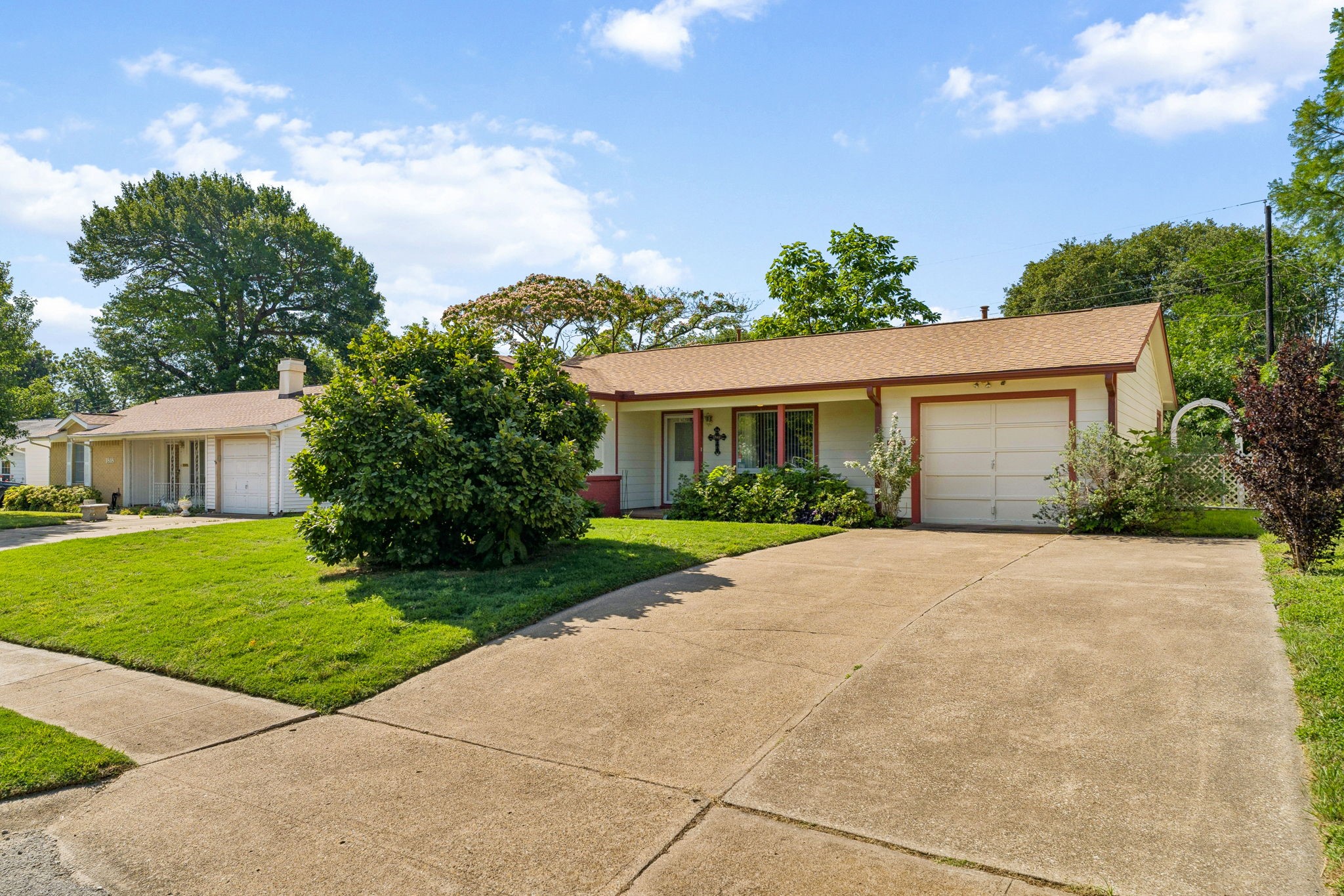 1822 Finley Road Irving TX 75062
