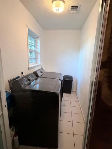 404 Montgomery Street Pittsburg TX 75686