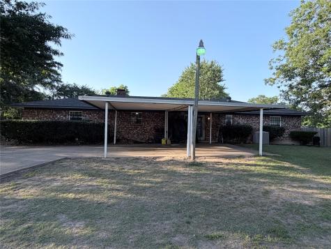 404 Montgomery Street Pittsburg TX 75686