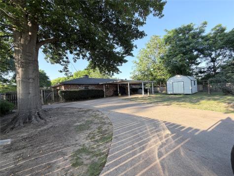 404 Montgomery Street Pittsburg TX 75686