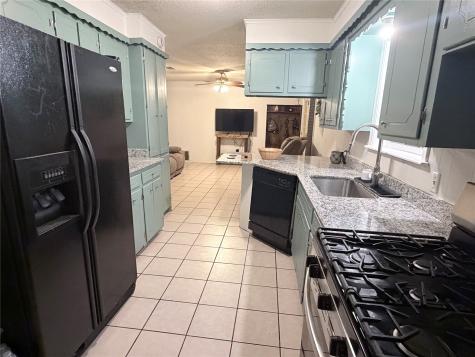 404 Montgomery Street Pittsburg TX 75686