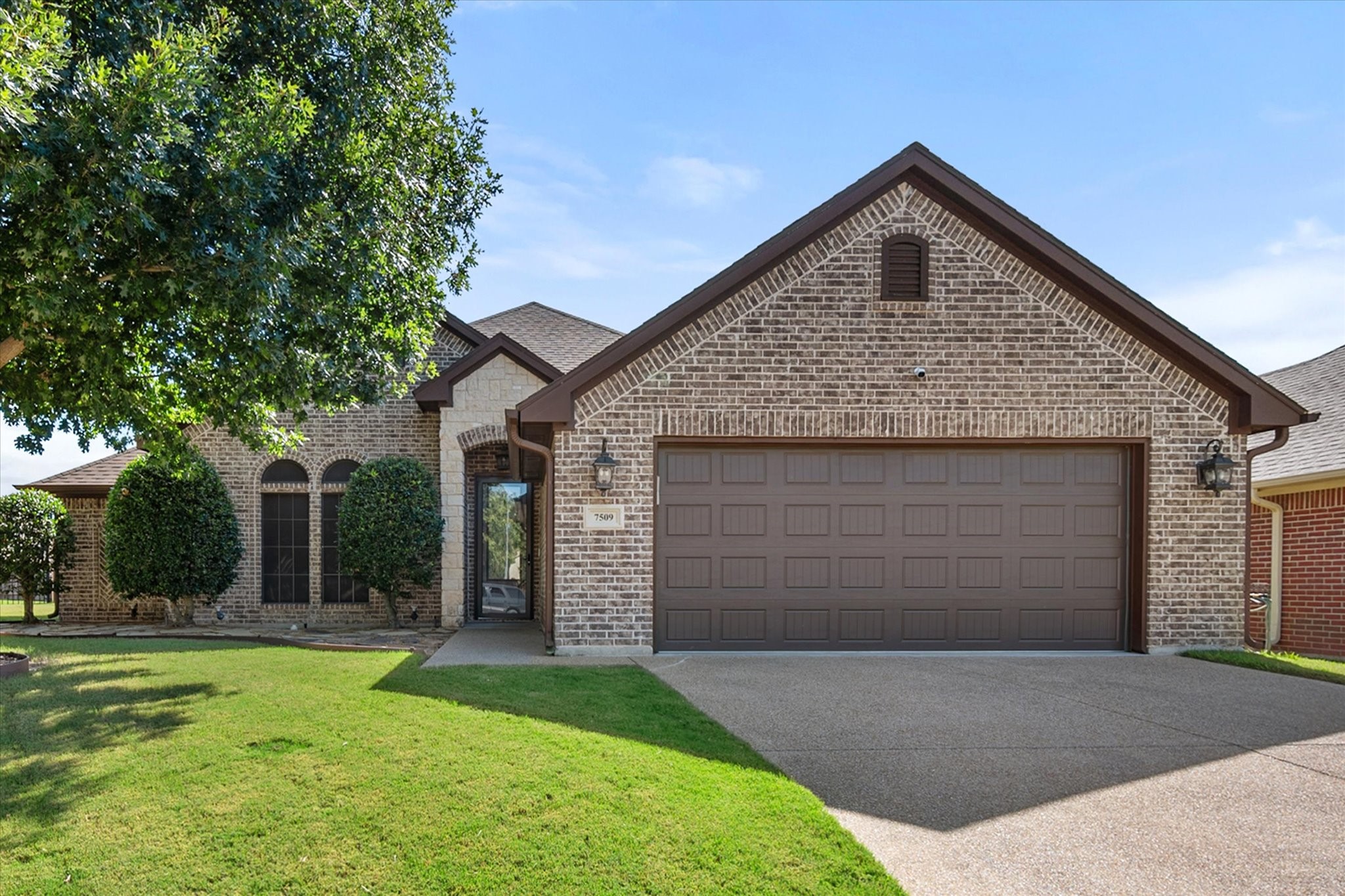 7509 Bunker Court Benbrook TX 76126