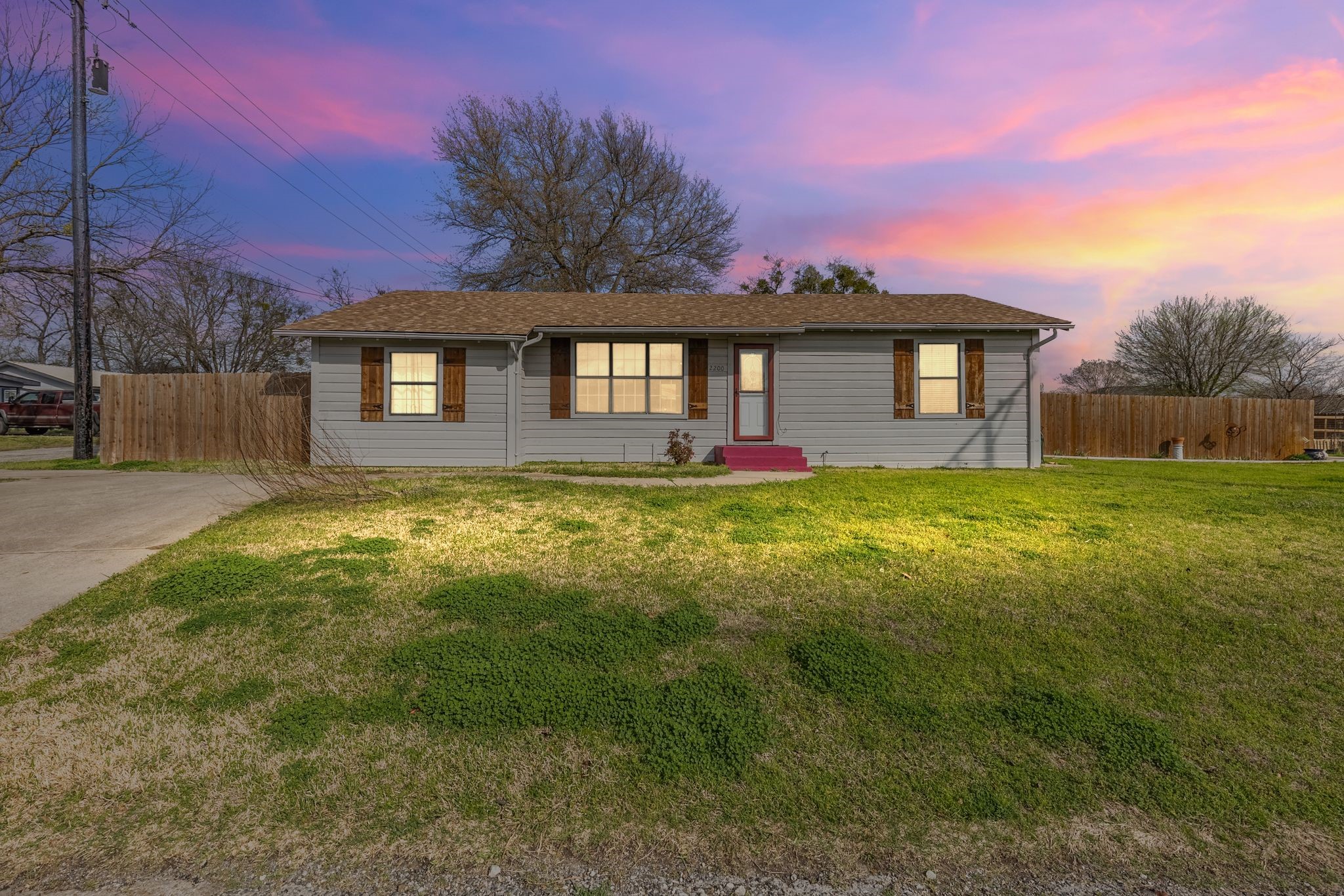 2200 Mangum Street Commerce TX 75428