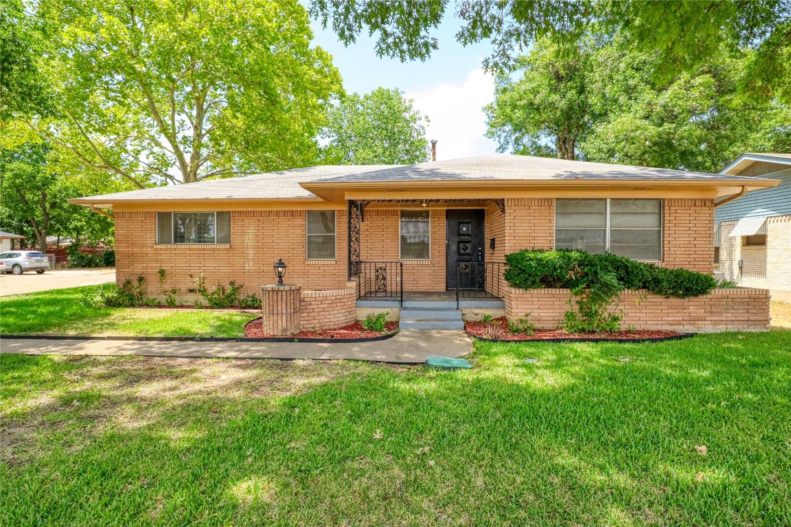 1701 Ferris Avenue Waxahachie TX 75165