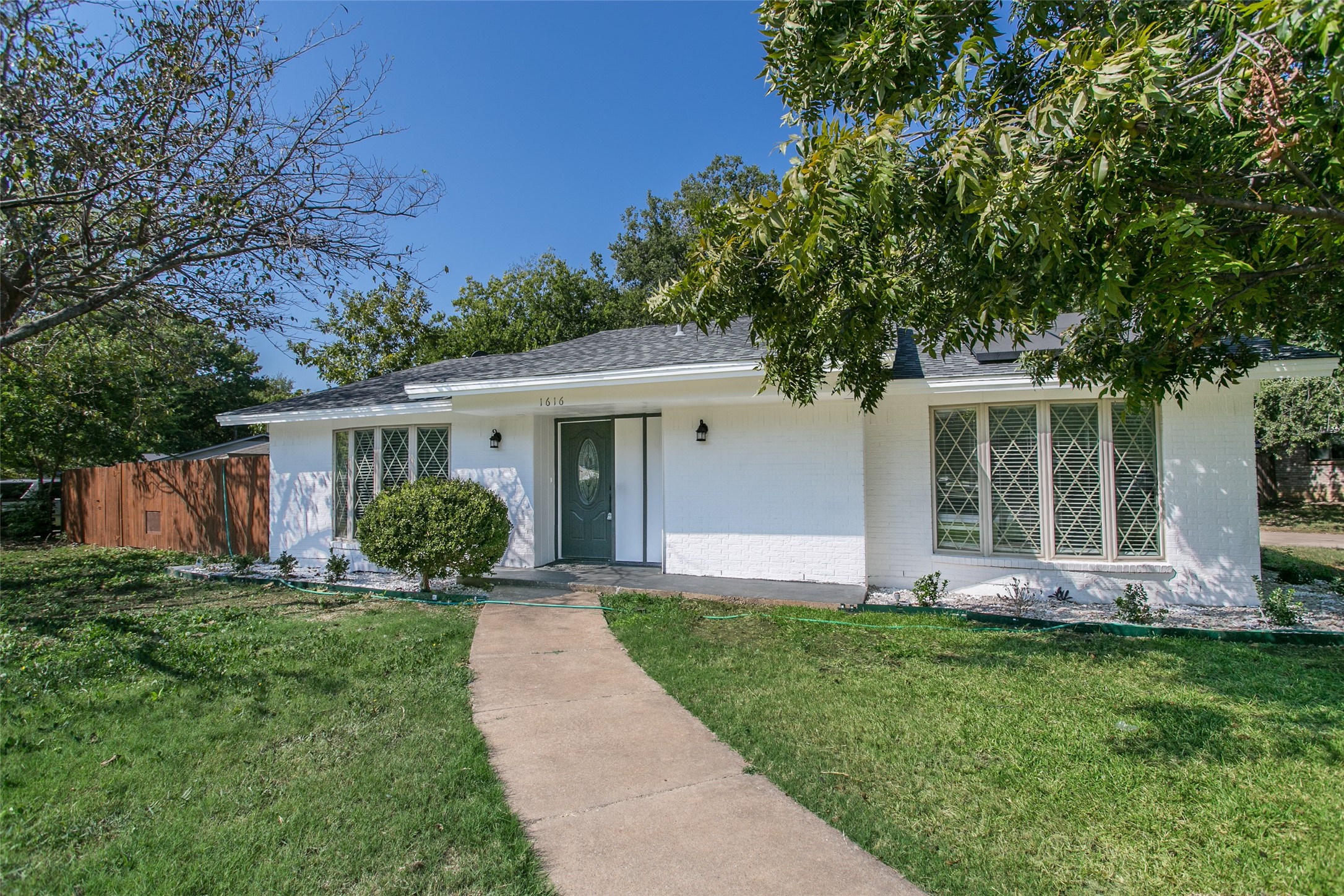1616 Marie Terrace Arlington TX 76010
