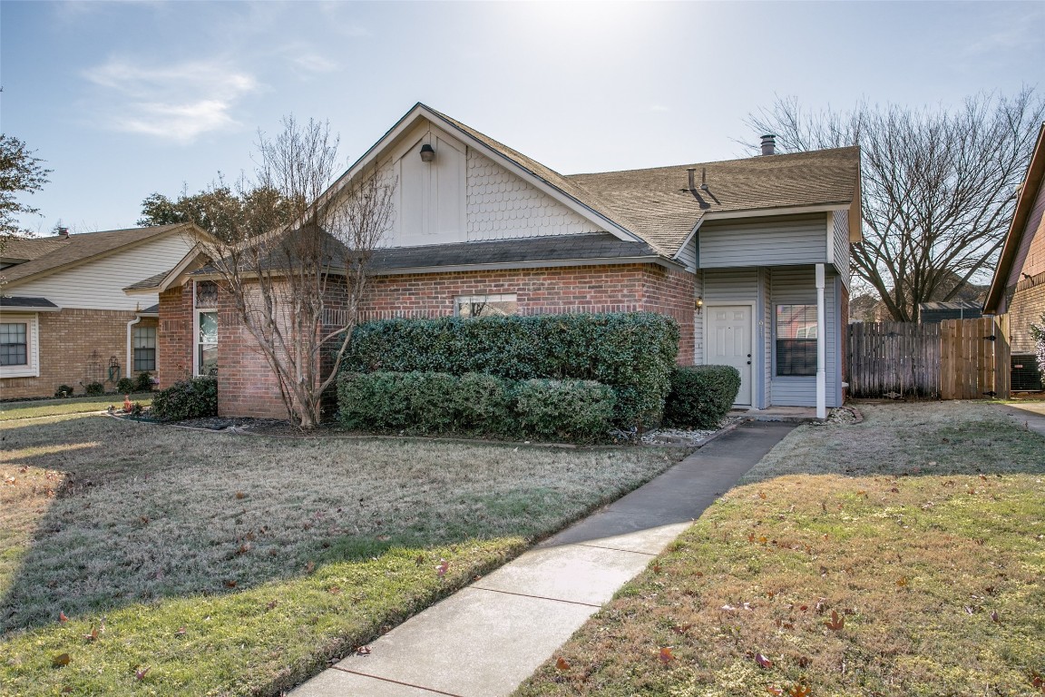 611 Canterbury Street Euless TX 76039