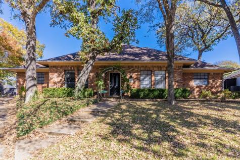 517 Country Wood Court Arlington TX 76011
