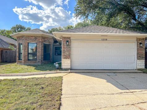 1209 Boardwalk Street Arlington TX 76011