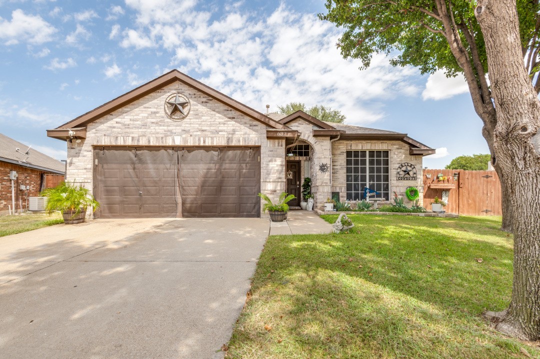 632 Crestview Court Saginaw TX 76179