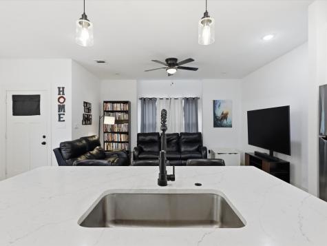 4621 Mccart Avenue Fort Worth TX 76115
