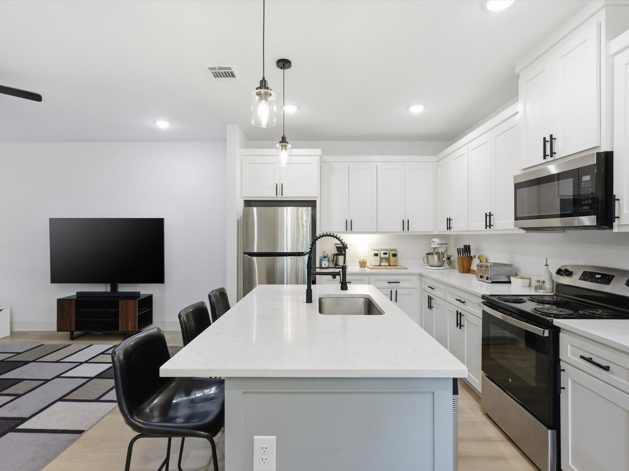 4621 Mccart Avenue Fort Worth TX 76115