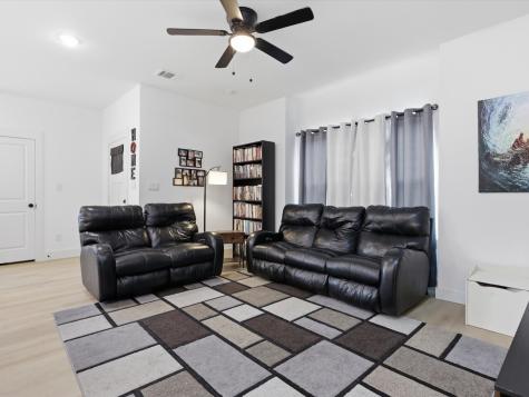 4621 Mccart Avenue Fort Worth TX 76115