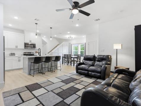 4621 Mccart Avenue Fort Worth TX 76115