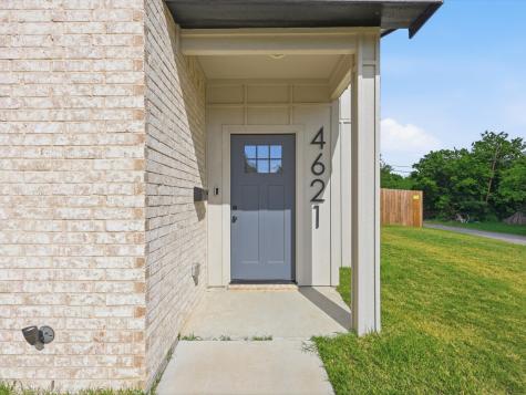 4621 Mccart Avenue Fort Worth TX 76115