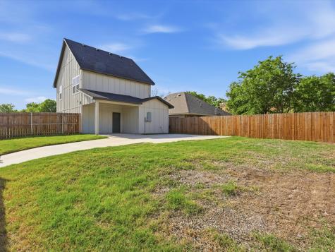 4621 Mccart Avenue Fort Worth TX 76115